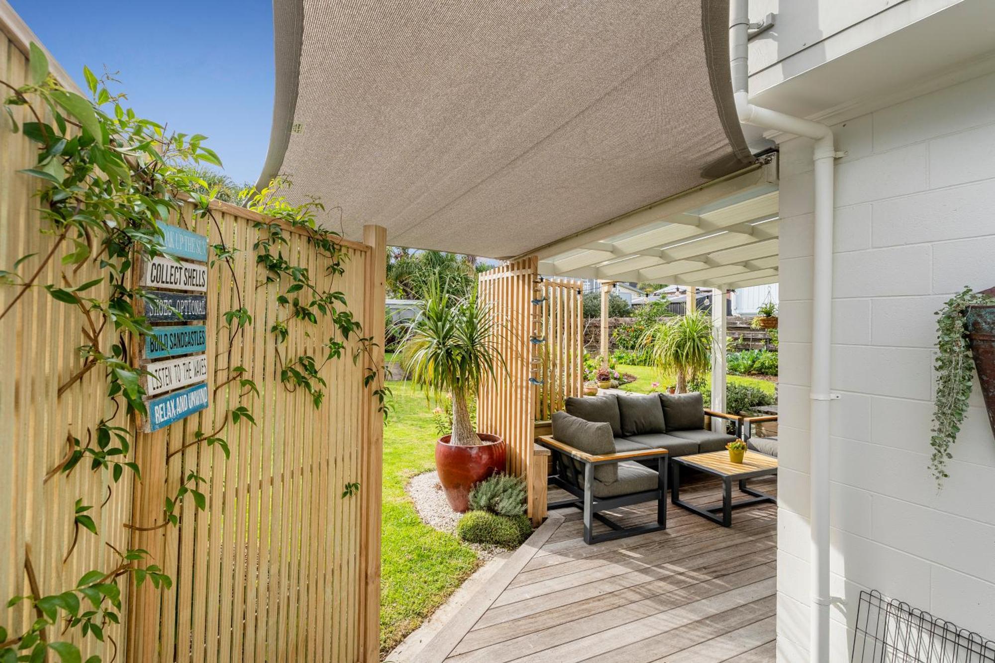 Coast Awhile - Whangamata Holiday Home 외부 사진