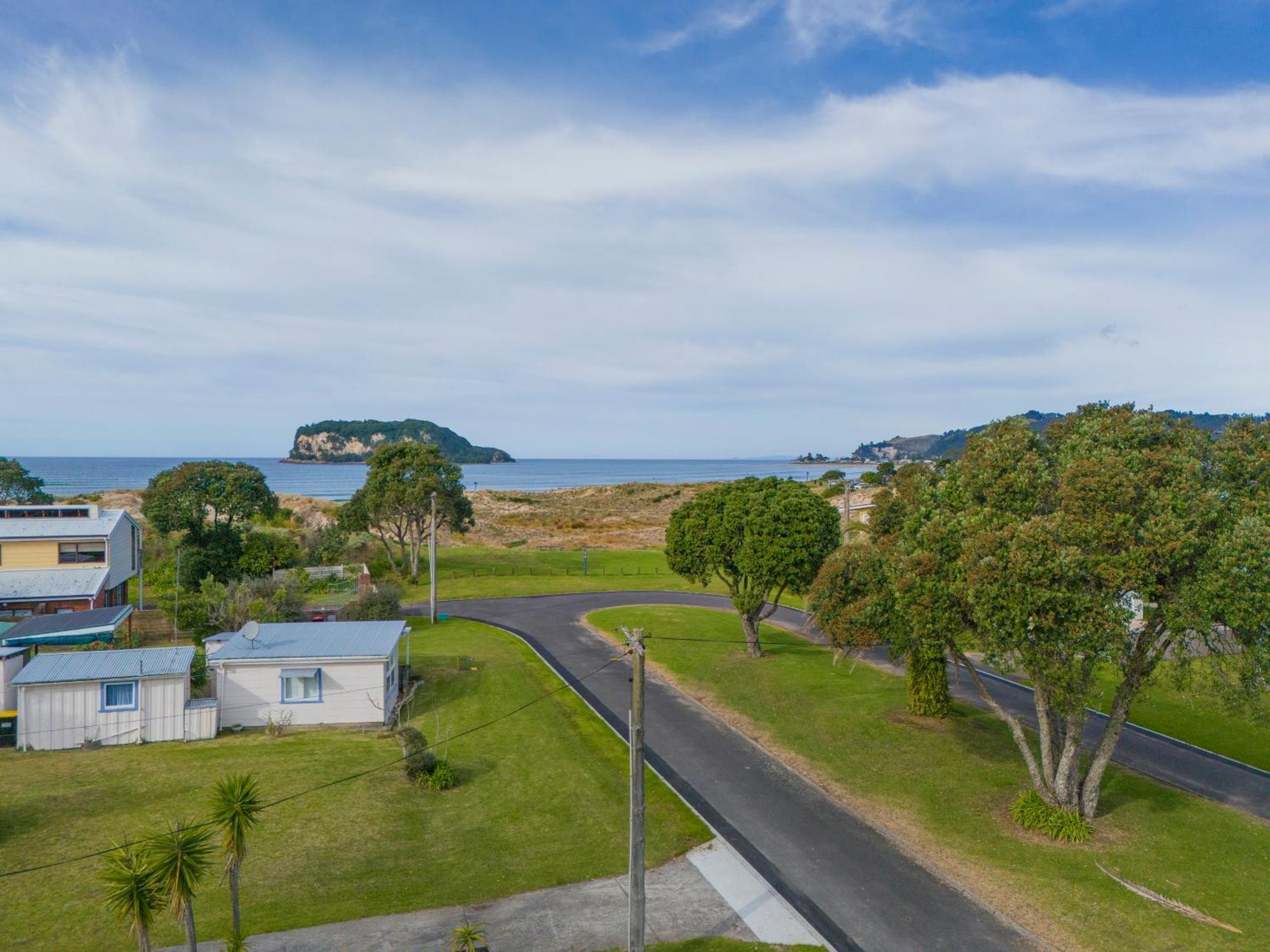 Coast Awhile - Whangamata Holiday Home 외부 사진