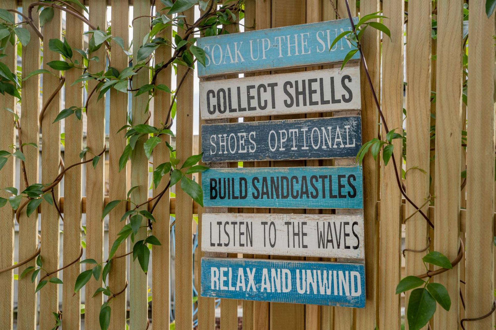 Coast Awhile - Whangamata Holiday Home 외부 사진
